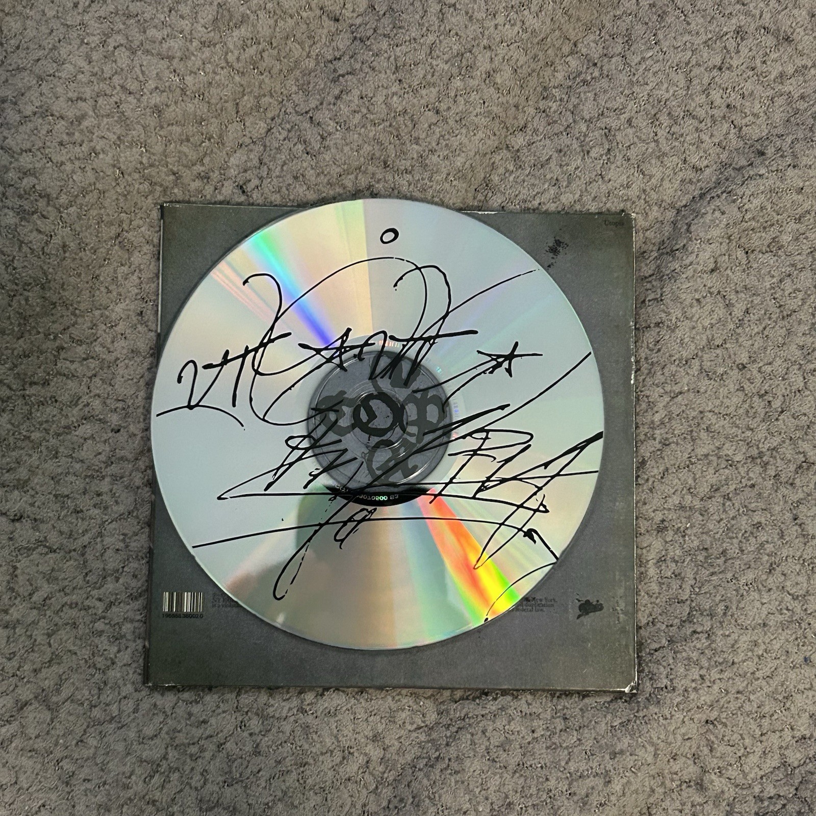 Travis Scott Pre-Order Utopia Signed CD & T-Shirt with Box