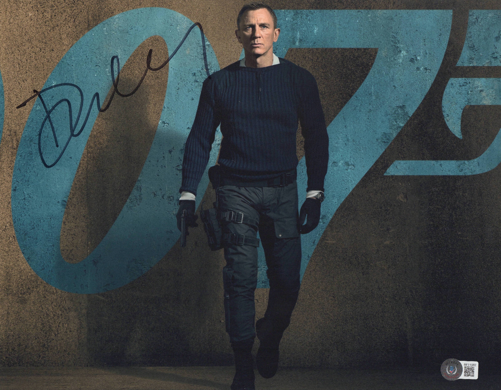 DANIEL CRAIG SIGNED AUTOGRAPH JAMES BOND 007 11X14 PHOTO BAS BECKETT COA