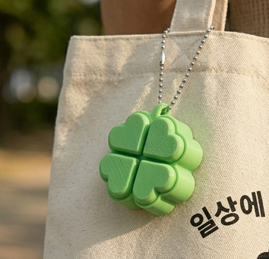 Four Leaf Clover 4 Button Lucky Keyring Fidget Clicker Keychain Korea Toy