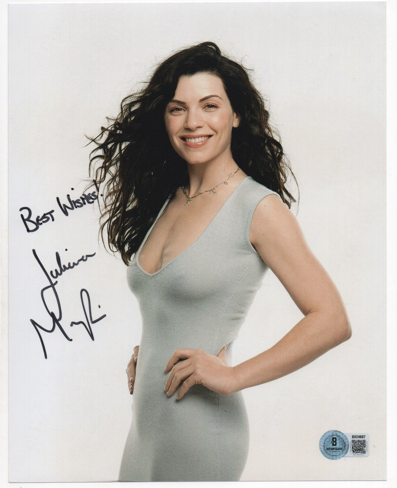 Julianna Margulies autographed signed 8×10 photo Beckett BAS COA Sexy Hot Carol