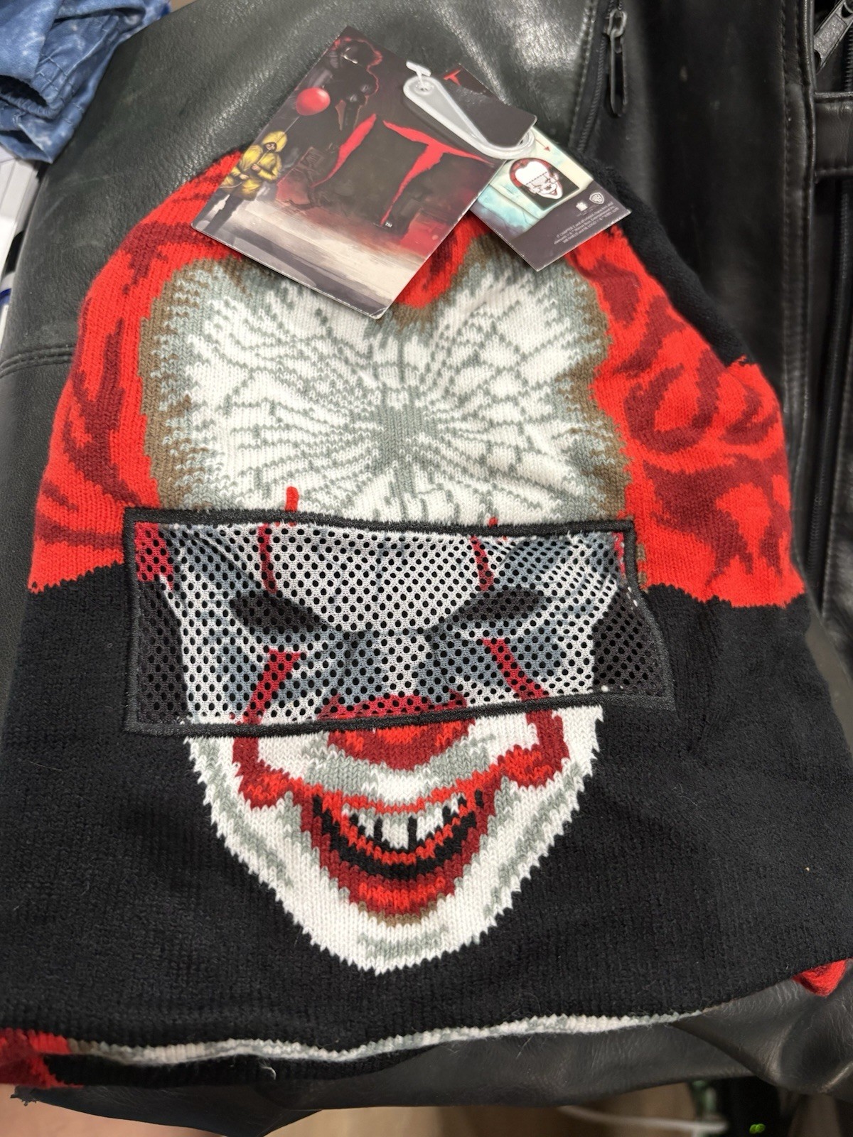 Pennywise IT-Flip-Down Beanie Black, Red White Warner Bros.