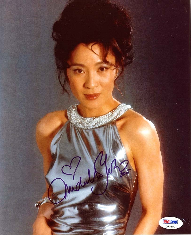 Michelle Yeoh Autographed Signed 8×10 Photo Certified Authentic PSA/DNA COA
