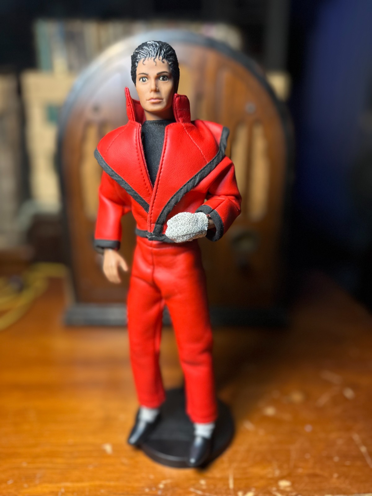 1984 MICHAEL JACKSON 12″ Action Figure Doll THRILLER Outfit w/ 2 Stands & Glove