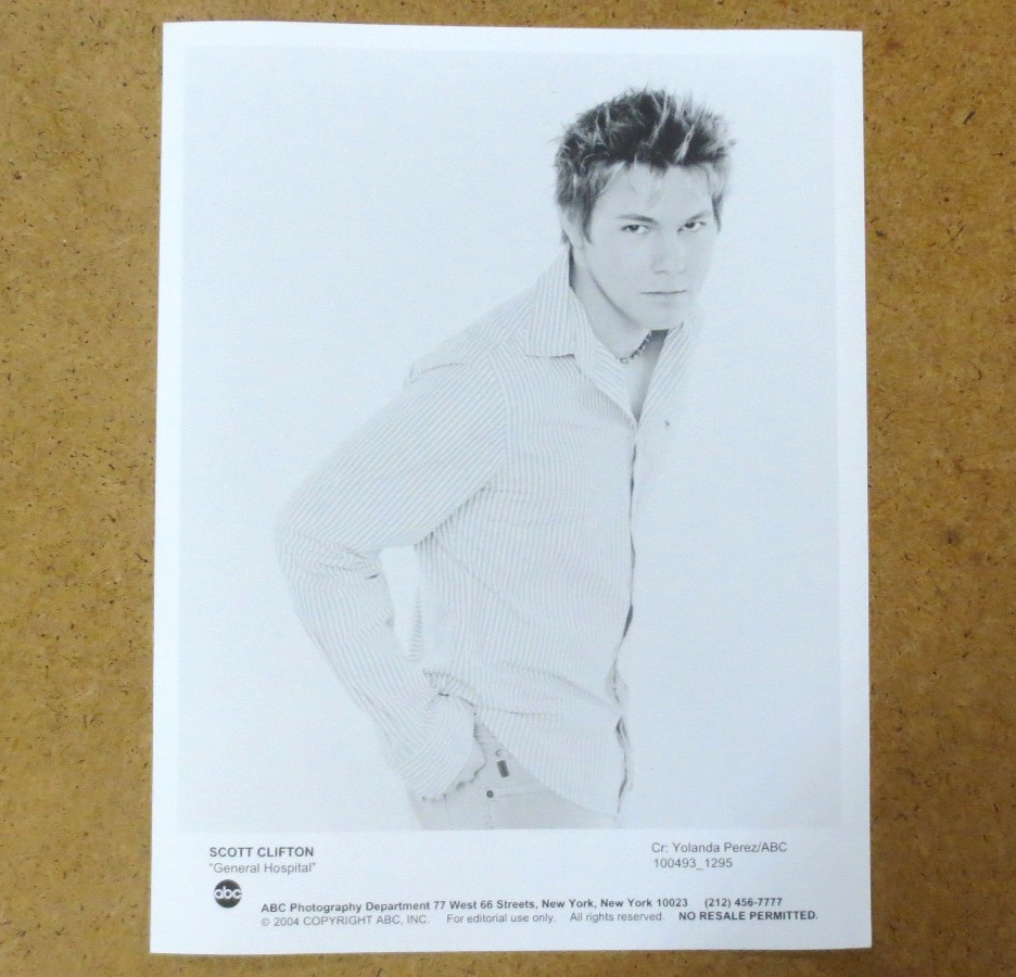 Scott Clifton Photo – 7 X 9 inches – General Hospital – Soap Opera Hunk