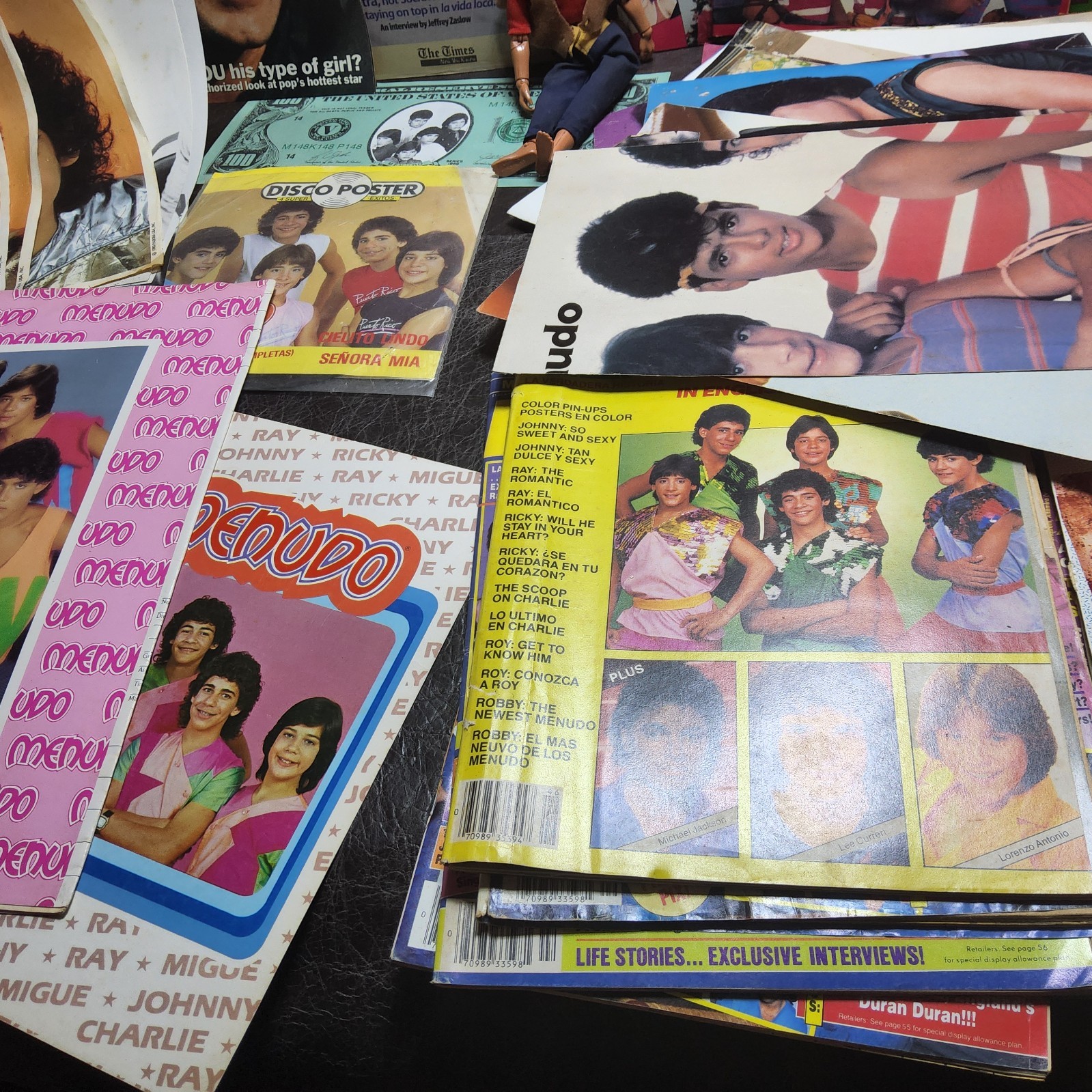 Vtg menudo fold out 16 posters book padosa yellowed pages ’84 latin pop complete