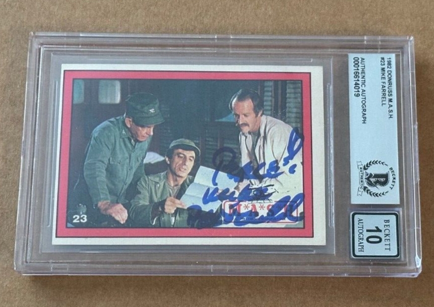 MIKE FARRELL SIGNED 1982 DONRUSS MASH TRADING CARD AUTO GRADE 10 BECKETT BAS
