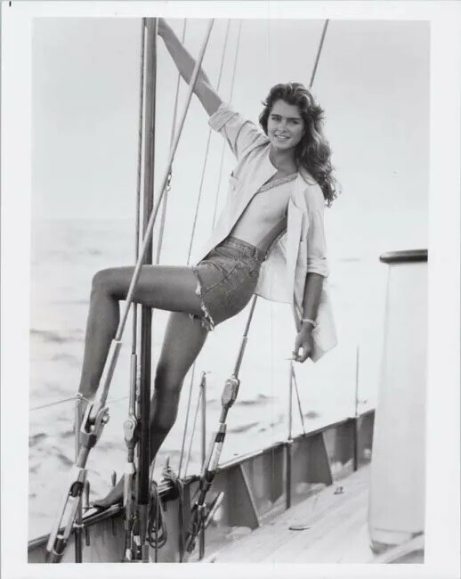 Brooke Shields Poses In Denim Shorts On Side Of Boat 8×10 PHOTO PRINT