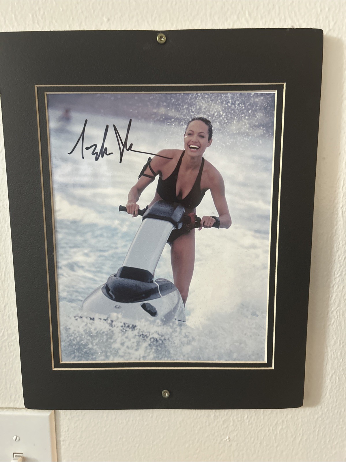 ANGELINA JOLIE Signed Autographed 8X10 PHOTO Sexy LARA CROFT TOMB RAIDER