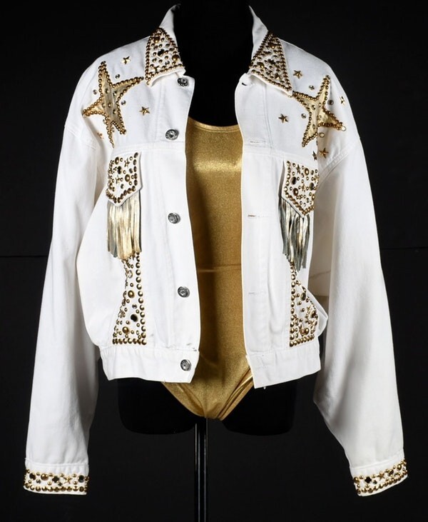 TANYA TUCKER STAGE WORN DENIM JEANS JACKET & SPANDEX TOP SIGNED STANDUP JSA COA