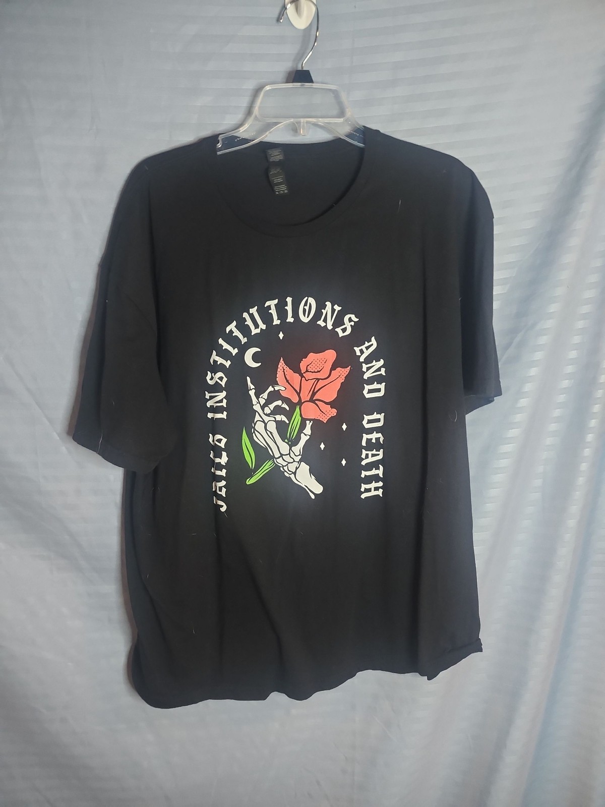 Gildan Softstyle Jails Institutions Death Skeleton Rose T-Shirt 2XL Black