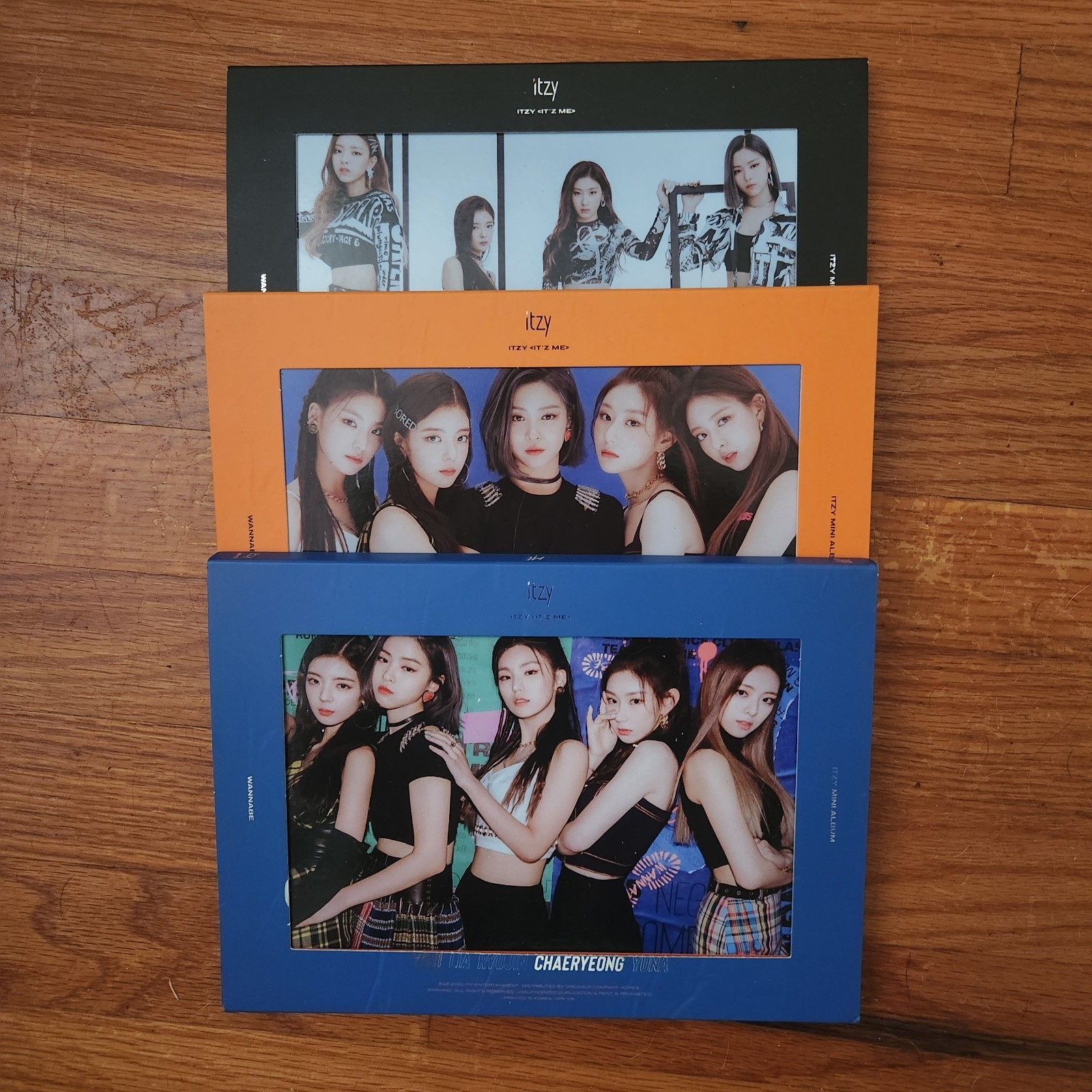[LOT OF 3] ITZY IT’Z ITZ ME WANNABE ALBUM SET – PHOTOBOOK + CD [NO PHOTOCARD]