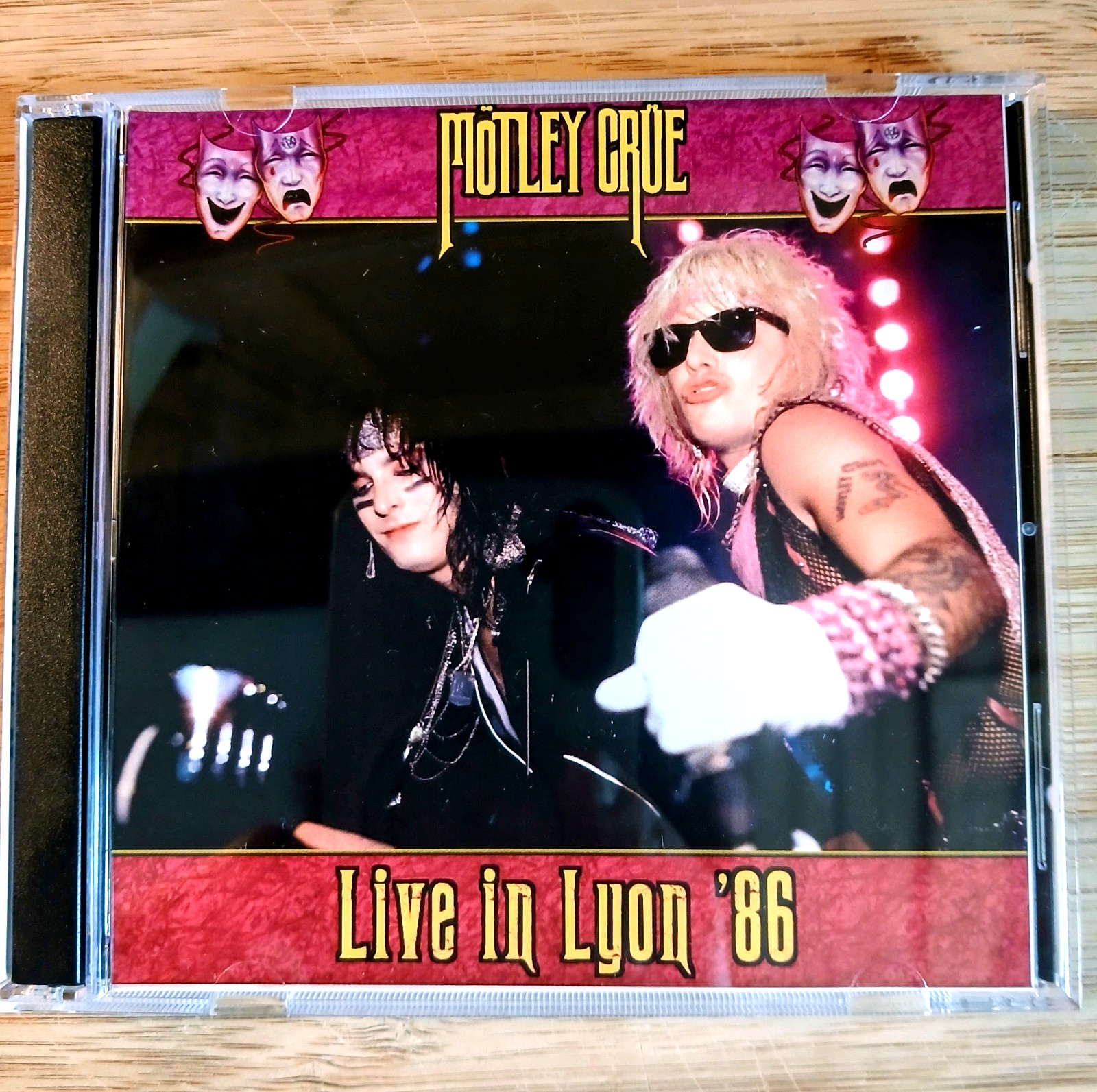 MOTLEY CRUE Rare 2 CD 1986 Lyon FRANCE Theatre PAIN Concert TOUR on Trebly Side