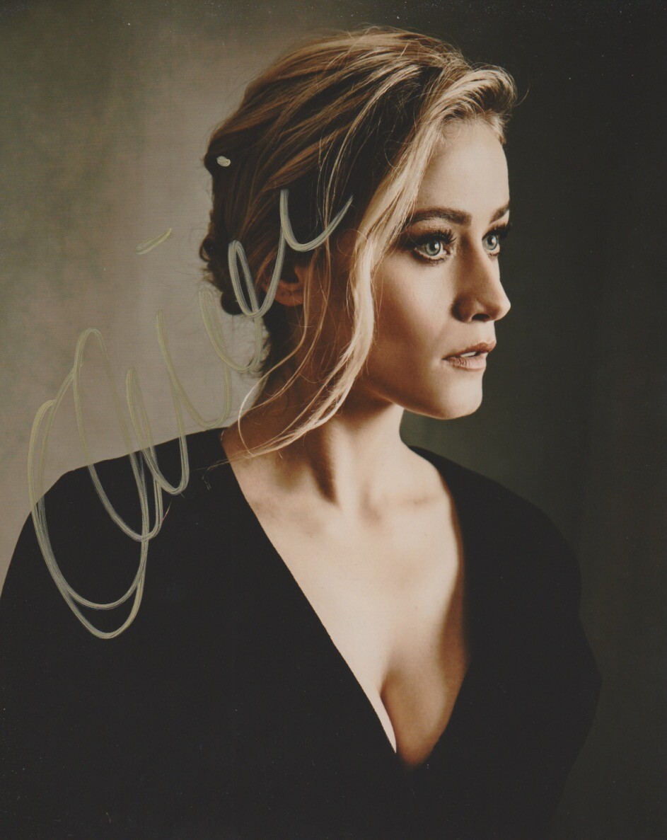 Olivia Taylor Dudley Magicians Autographed Signed 8×10 Photo COA 2019-2