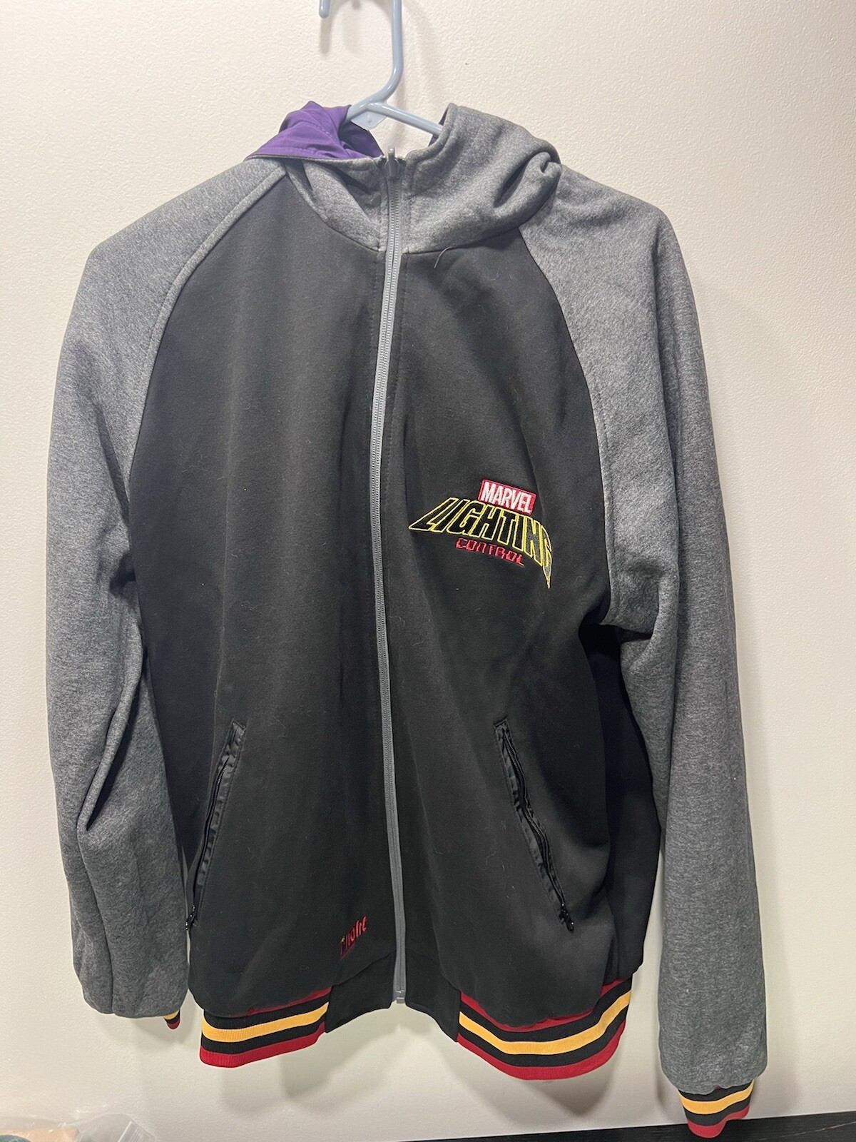 Avengers Infinity War Jacket Mens Medium Reversible Marvel Studios Cast & Crew