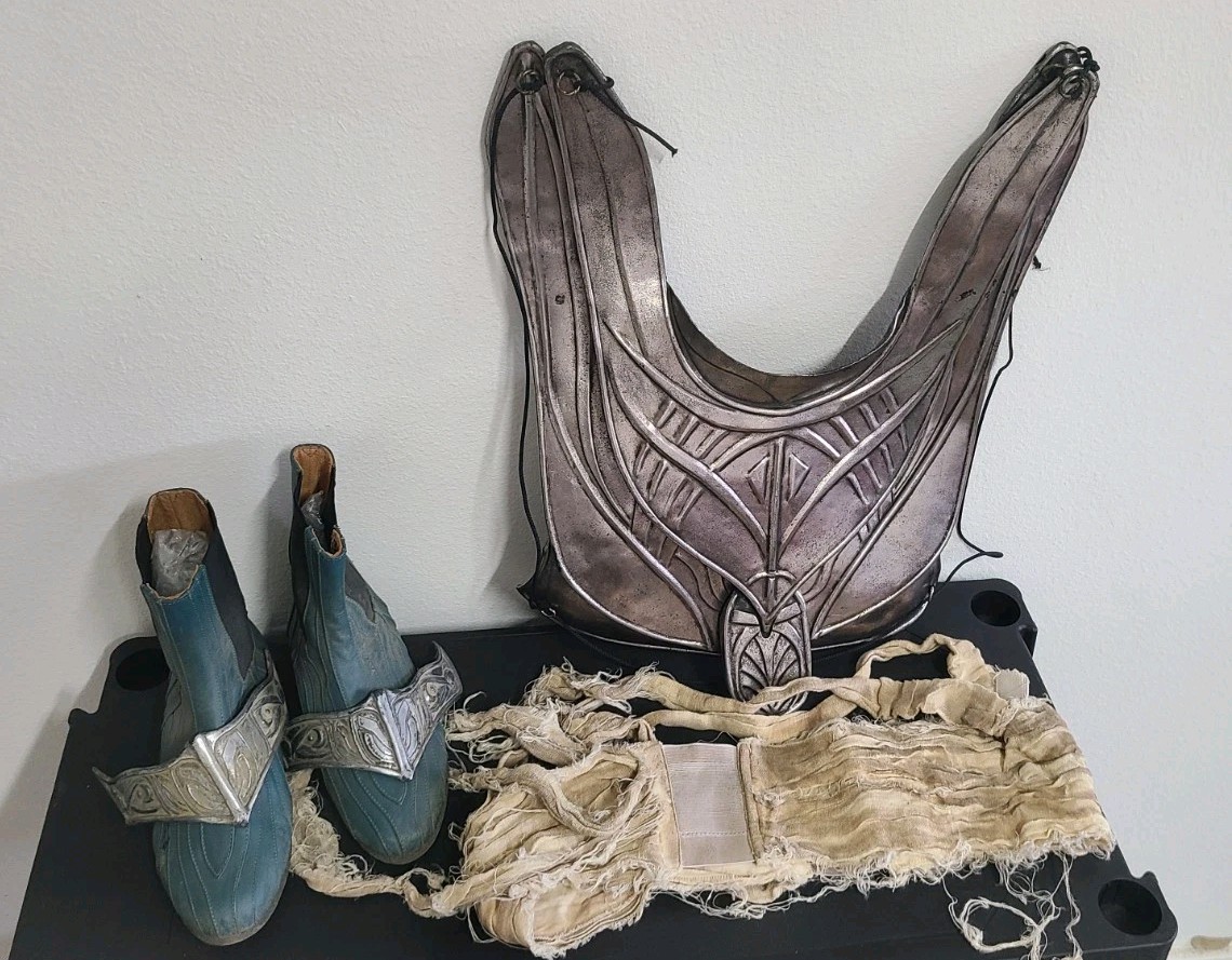 John Carter (2012) – Original Prop – Helium Armor Chest / Boots