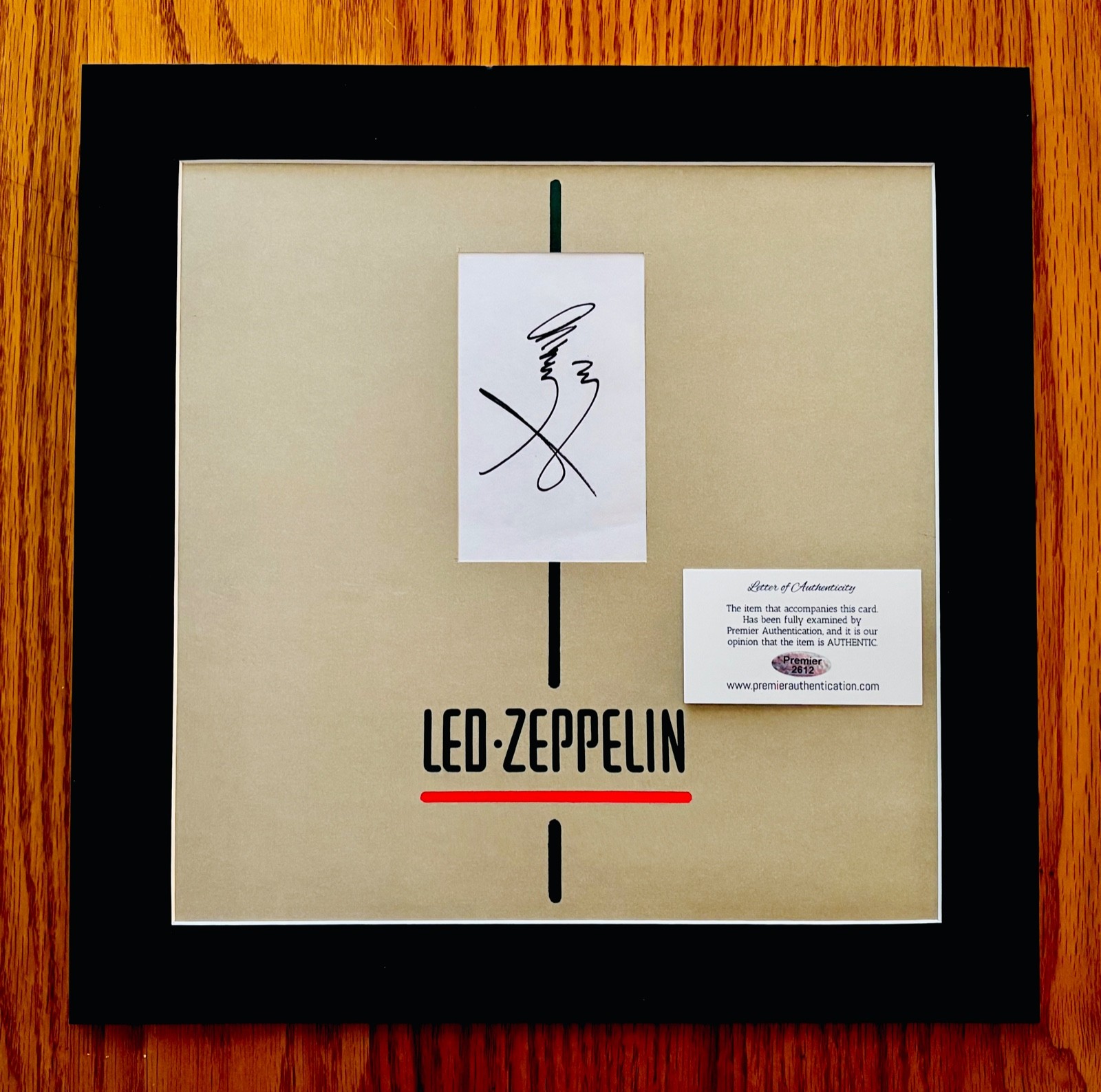 LED ZEPPELIN~JIMMY PAGE Signed & Matted Signature Cut & LP Display w/COA~Mint