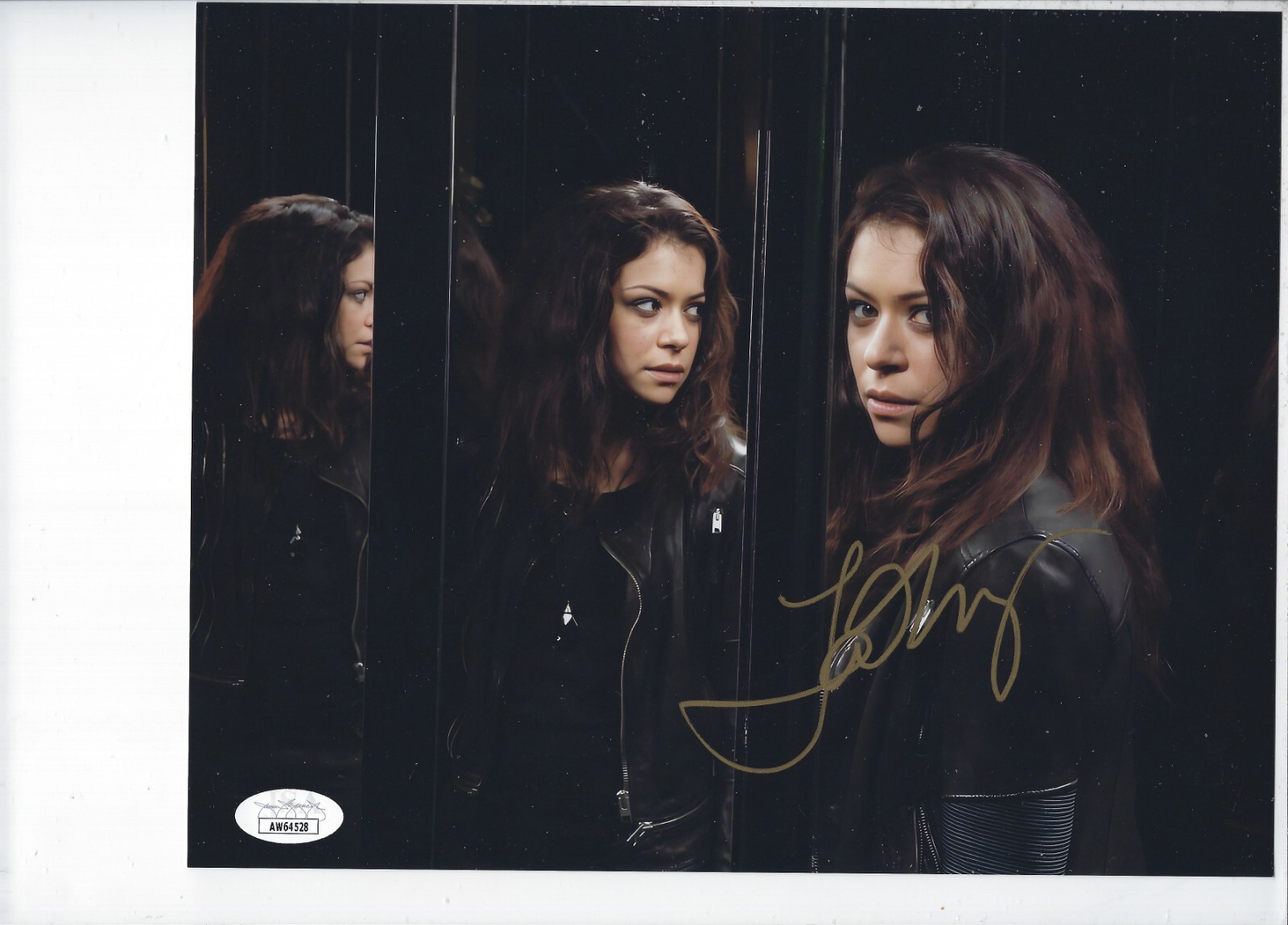 Tatiana Maslany “Orphan Black” “She Hulk” Signed 8×10 Photo #1 Comes with JSA
