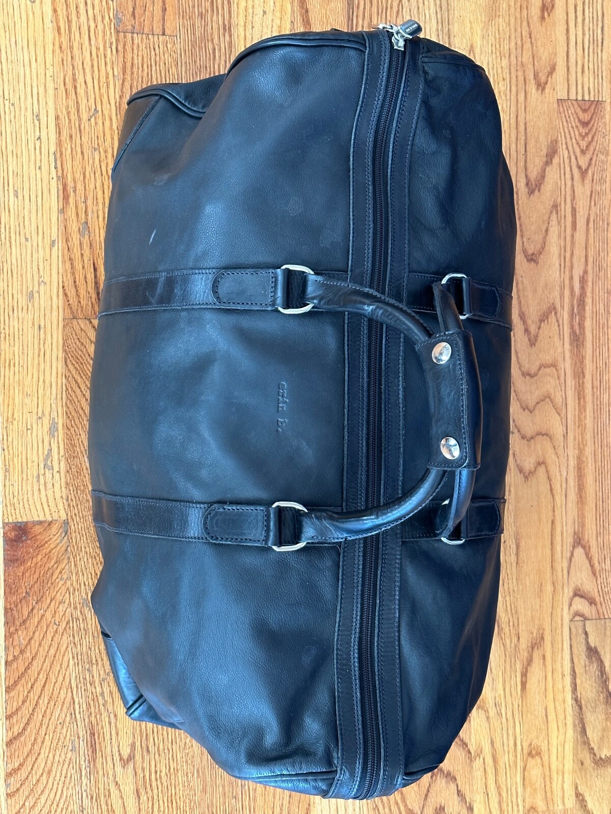 Erin Brockovich Julia Roberts crew gift-Roots leather bag-erin b. carved initial