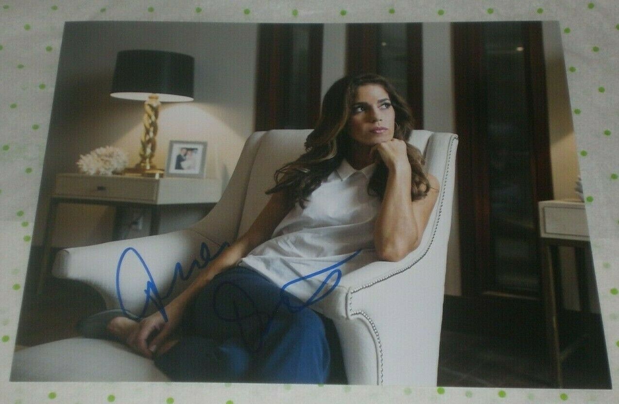 ANA ORTIZ SIGNED SPANISH BEAUTY IN THOUGHT 8X10 PHOTO AUTO COA UGLY BETTY MAIDS