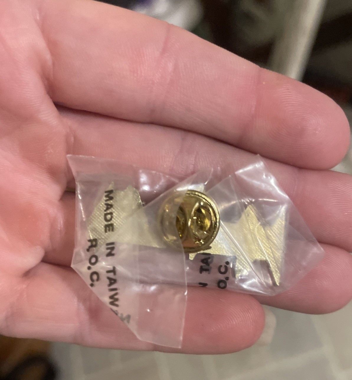 Vintage 1980’s Def Leppard Script Blue Enamel Lapel Pin Gold Toned NOS