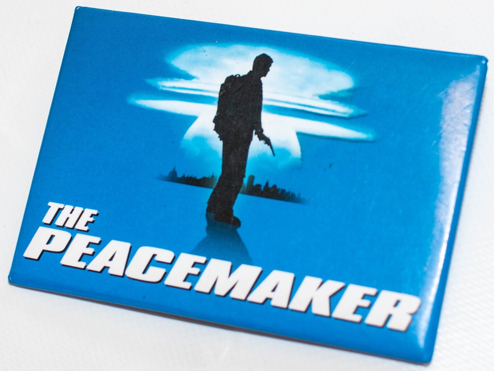Vintage 1990s Dreamworks “The Peacemaker” Movie Promo Button Pin George Clooney