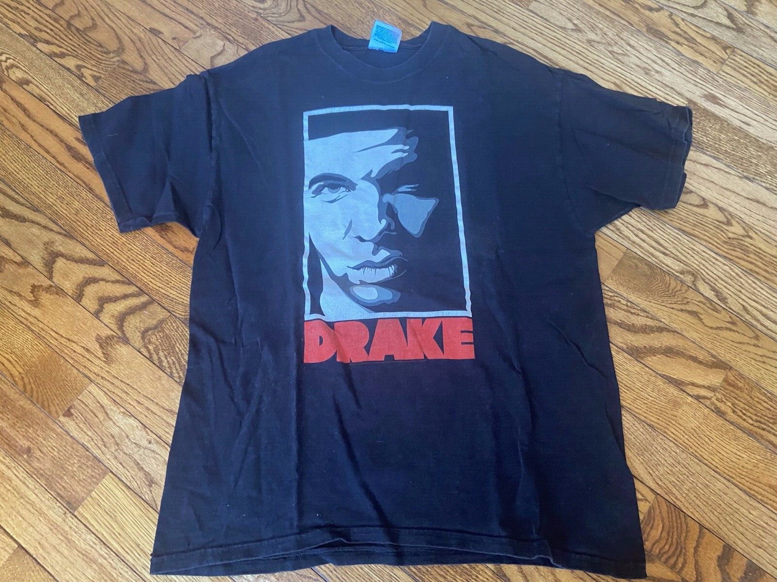 Men’s Drake Tour T-Shirt, Size Large 42-44