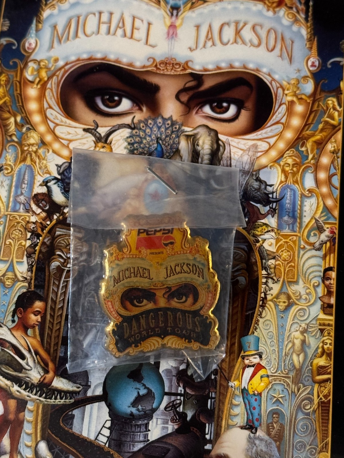 Michael Jackson Dangerous World Tour 1992 Pin’s Brand New sealed