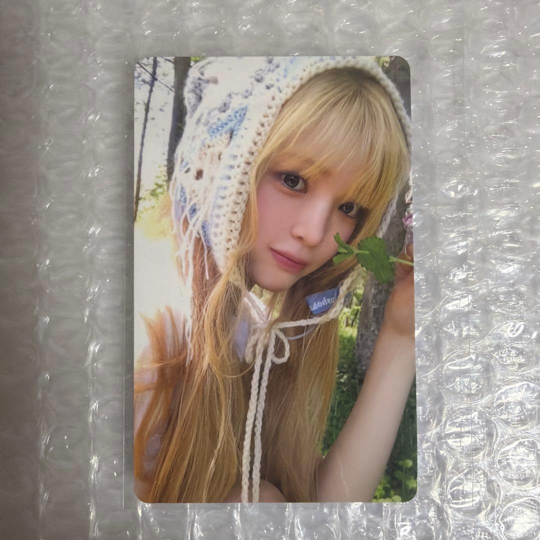 Hearts2Hearts ICONIC HEART POB LUCKY DRAW PHOTO CARD OFFICIAL PSL YUHA / HMV PO