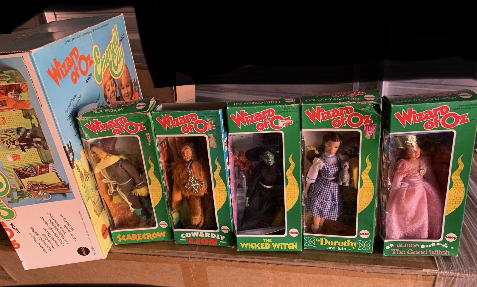 Mego *Wizard of Oz* Action Figure Lot Dorothy Toto + Emerald City Playset