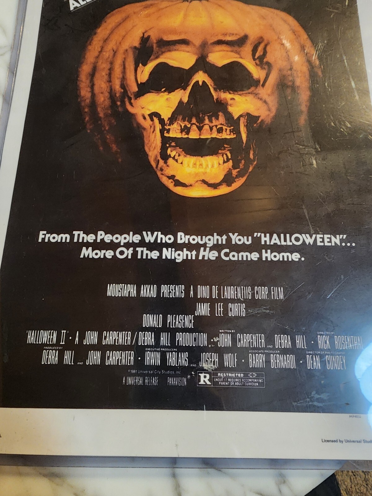 Halloween II John Carpenter Universal Studios Movie Poster Print: 17 x 11 inches