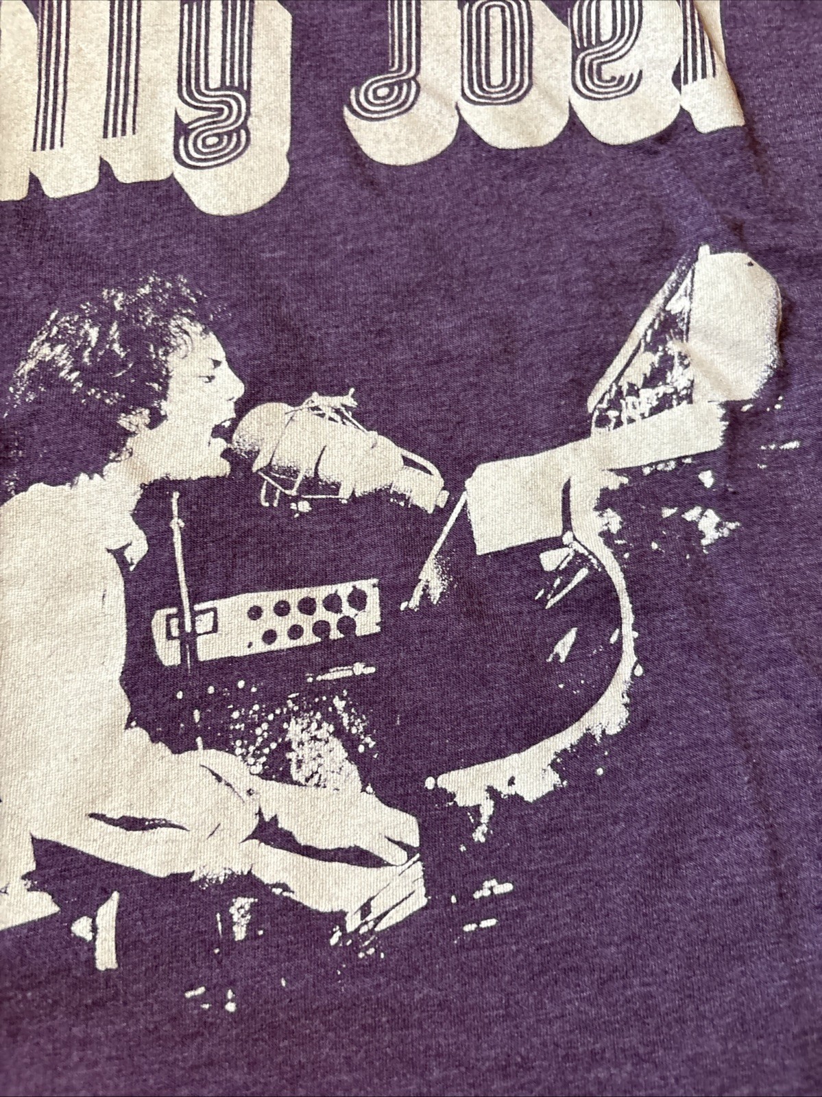 V-neck Billy Joel graphic t-shirt Medium
