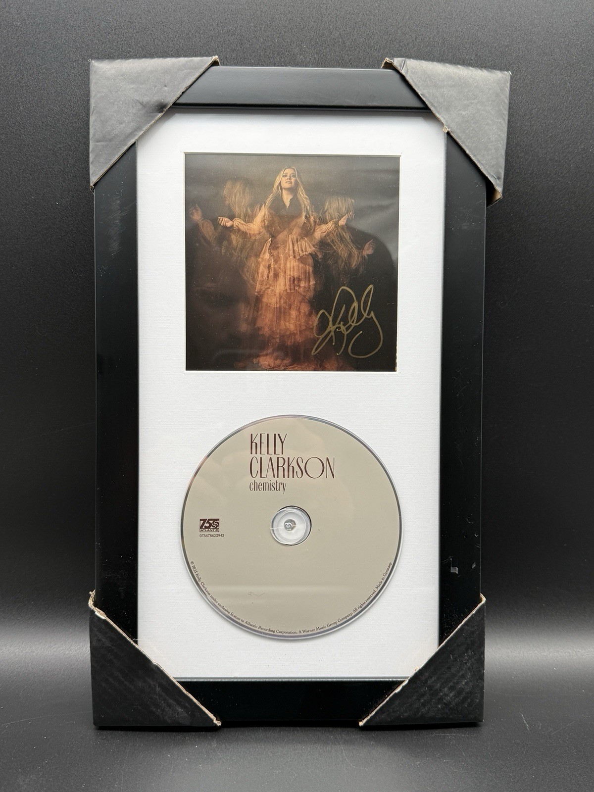 Kelly Clarkson SIGNED “Chemistry” Cd Insert Autographed Framed Auto