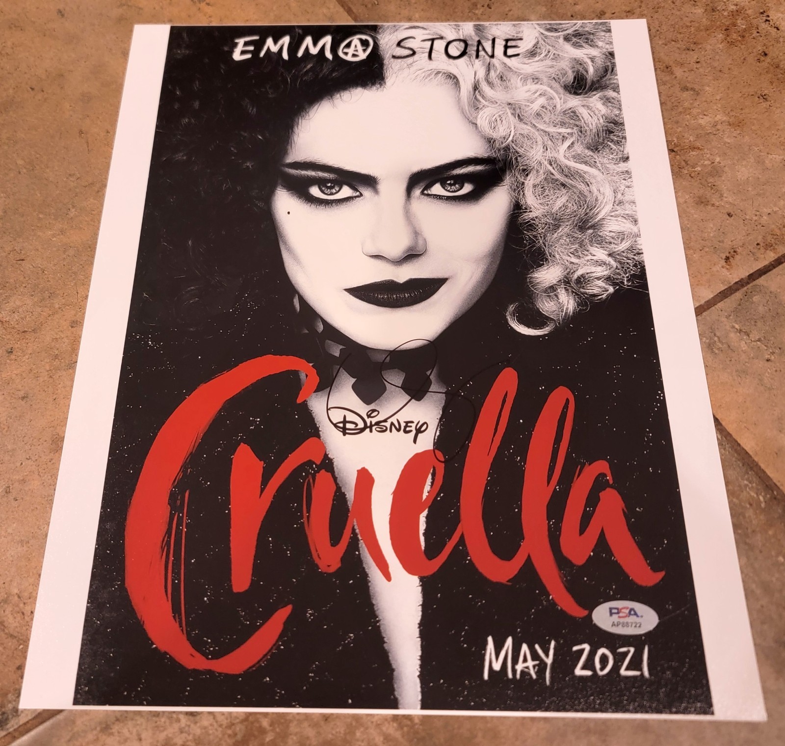 Emma Stone signed 11×14 Photo PSA DNA Autograph Cruella