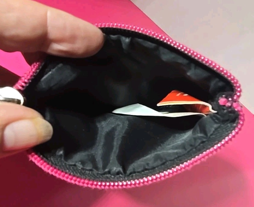 2012 ONE DIRECTION Zip Top Coin Makeup Bag Holder Slot NEW Boy Band 1D Key Ring