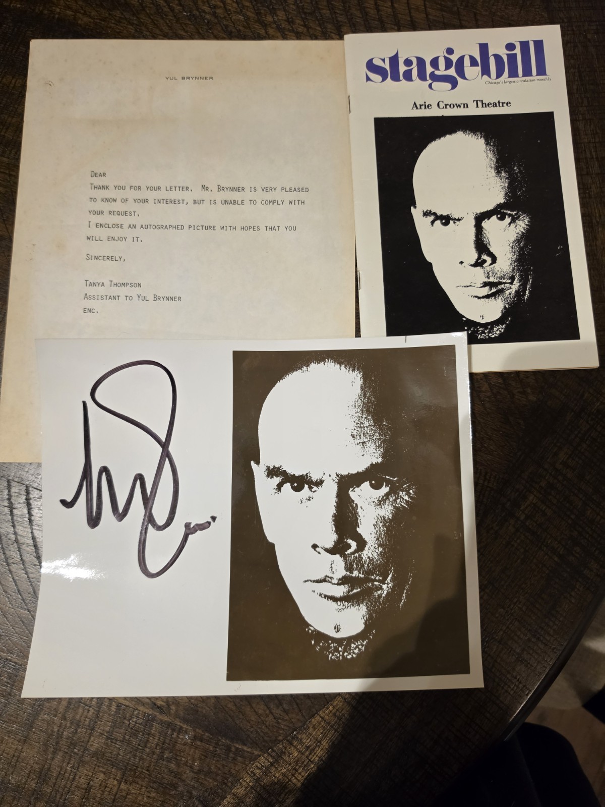 YUL BRYNNER signed autographed Photo + Stagebill Arie Crown Theatre letter