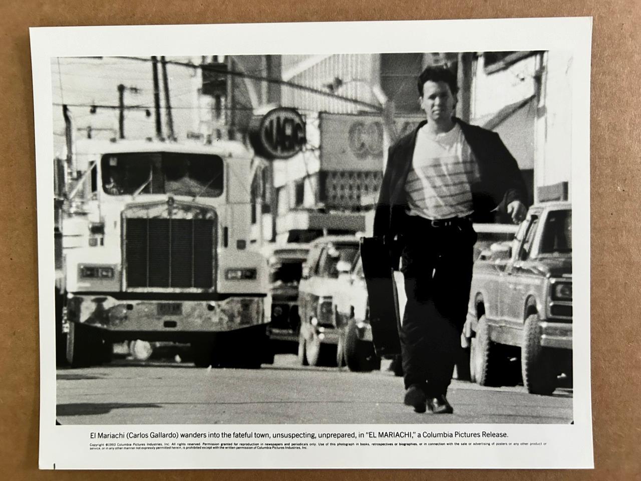 Carlos Gallardo El Mariachi 1992 movie photo 46136