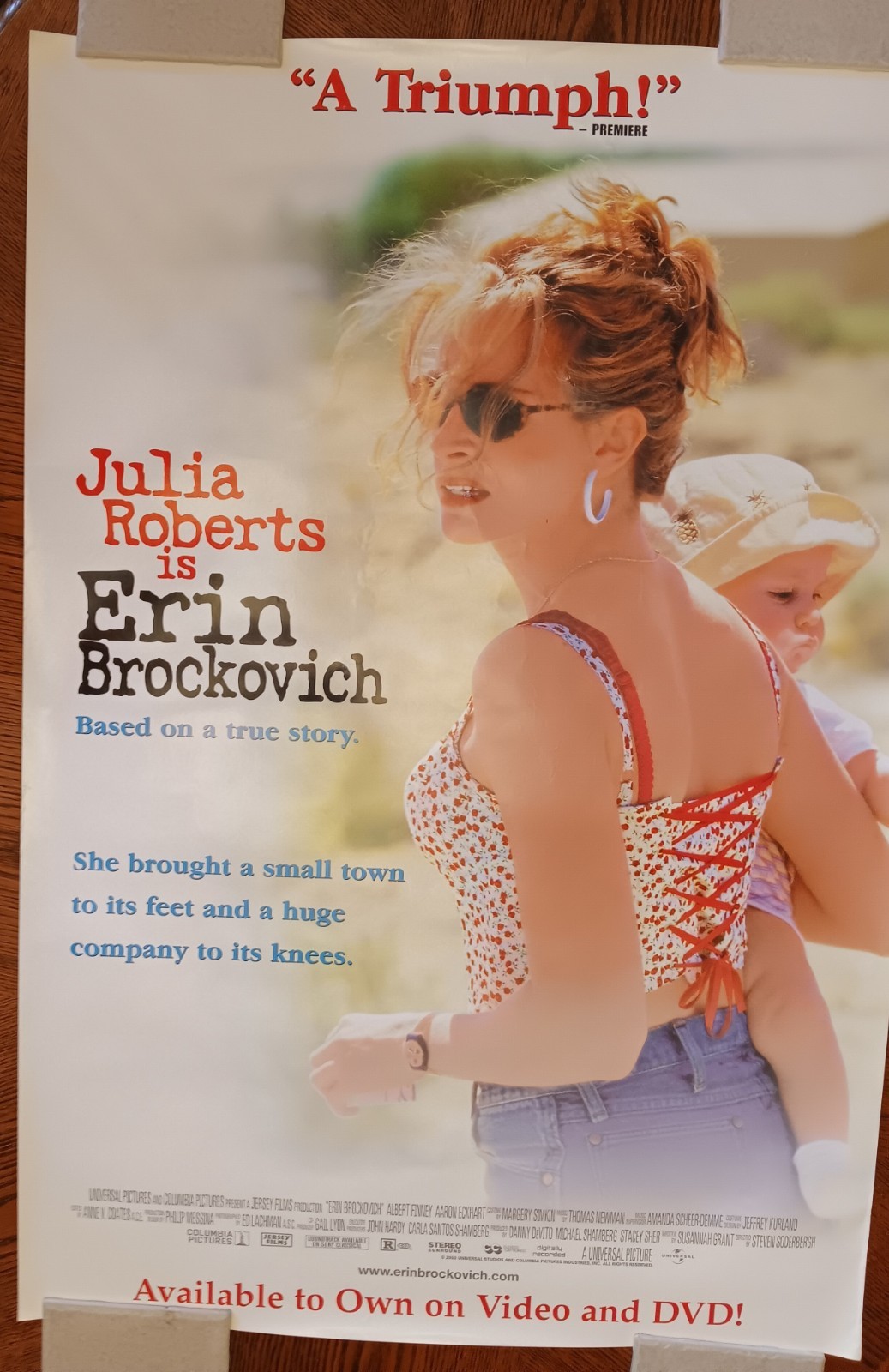 ERIN BROCKOVICH original 40 x 27 movie store poster 2000, with JULIA ROBERTS