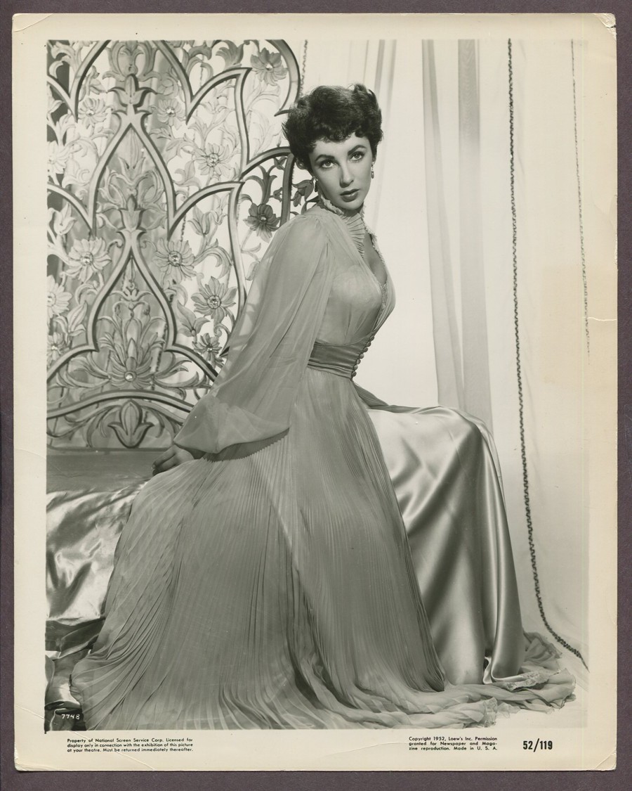 ELIZABETH LIZ TAYLOR Spectaular Sheer Nightgown ORIGINAL 1953 Glamour Photo 1446