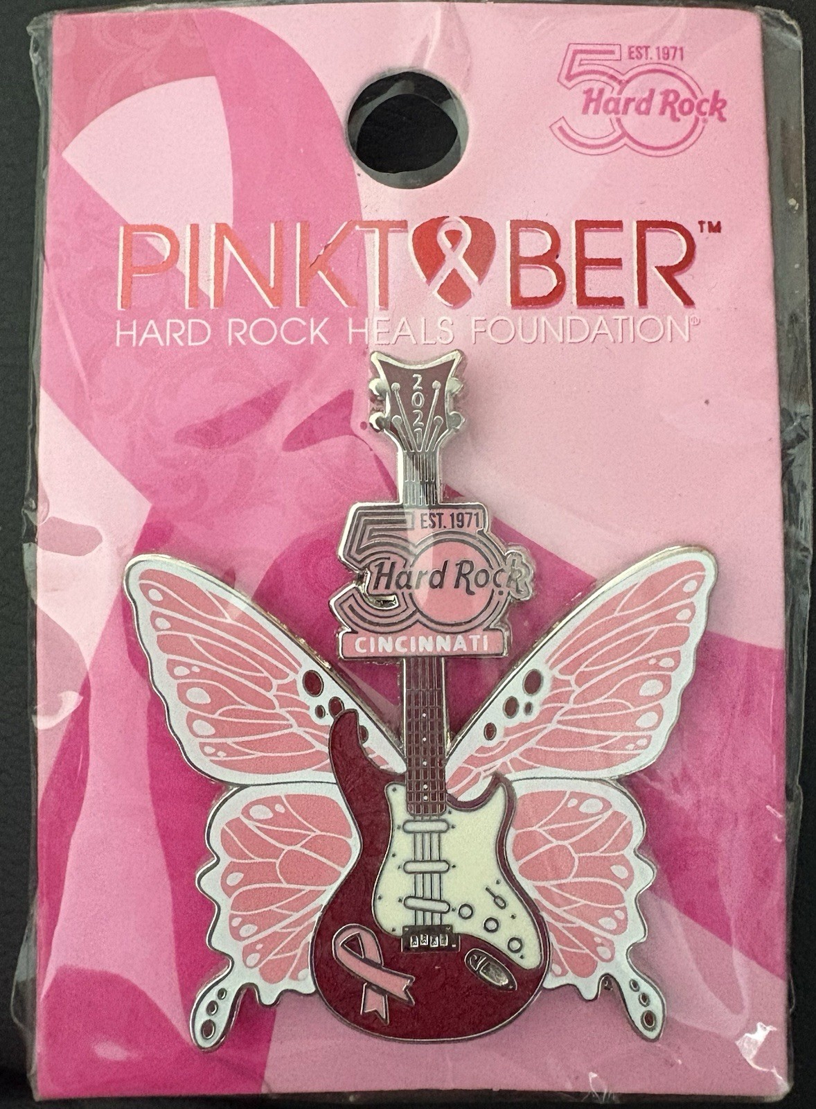 HARD ROCK COLLECTIBLE PIN.