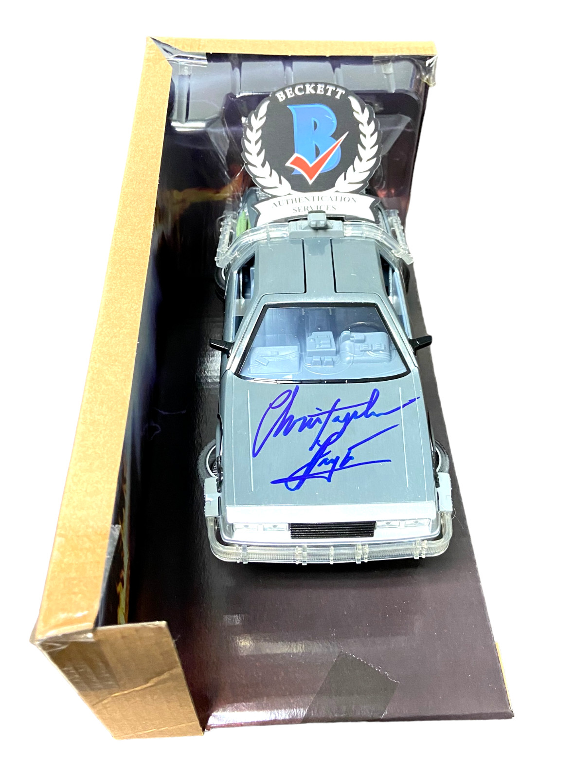 CHRISTOPHER LLOYD SIGNED BACK TO THE FUTURE 1:24 DELOREAN DIECAST BECKETT COA