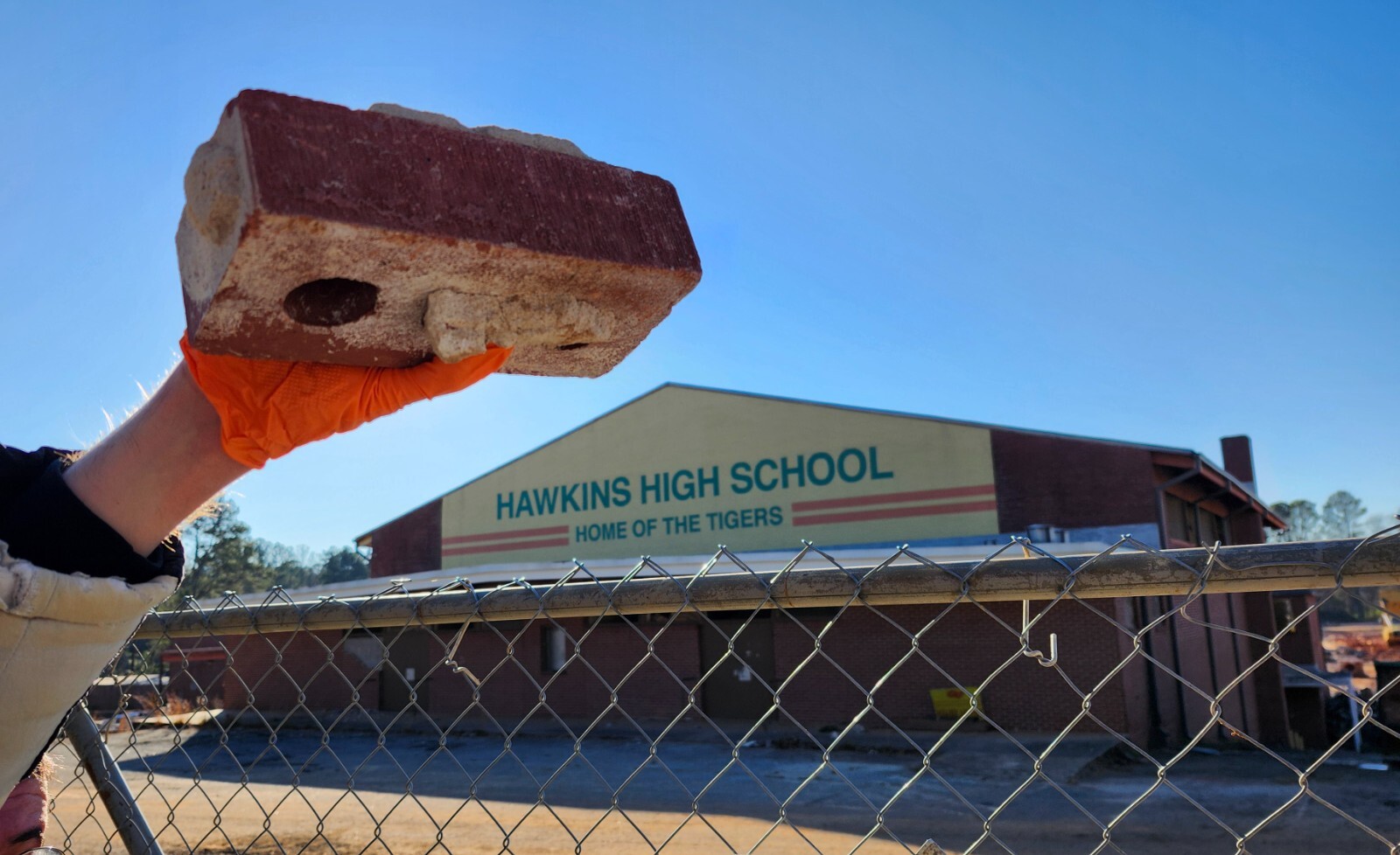 STRANGER THINGS – ACTUAL HAWKINS HIGH SCHOOL BRICK WITH COA INCLUDED!!!