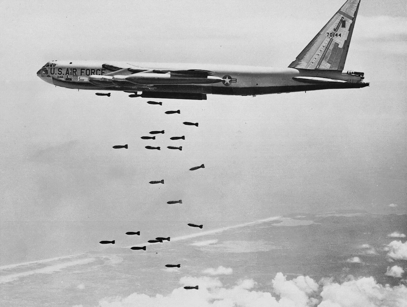 U.S air Force Usa Bomber Bombing Vietnam War 8×10 Picture Celebrity Print