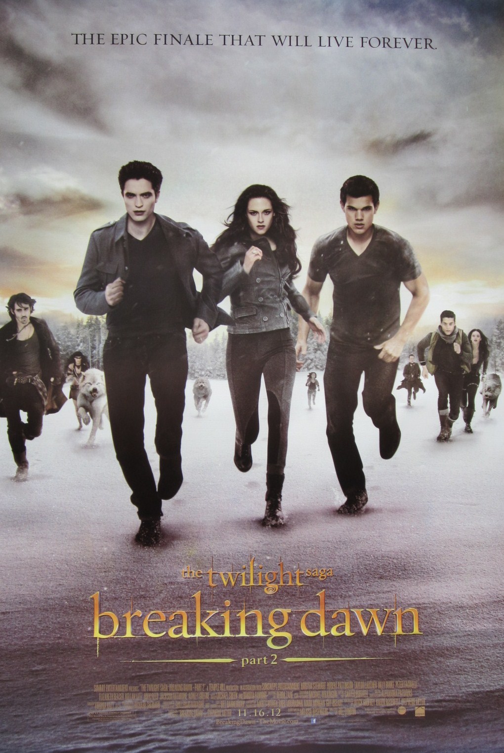 TWILIGHT SAGA “BREAKING DAWN PART 2 – TRIO RUNNING” POSTER FROM ASIA – Pattinson