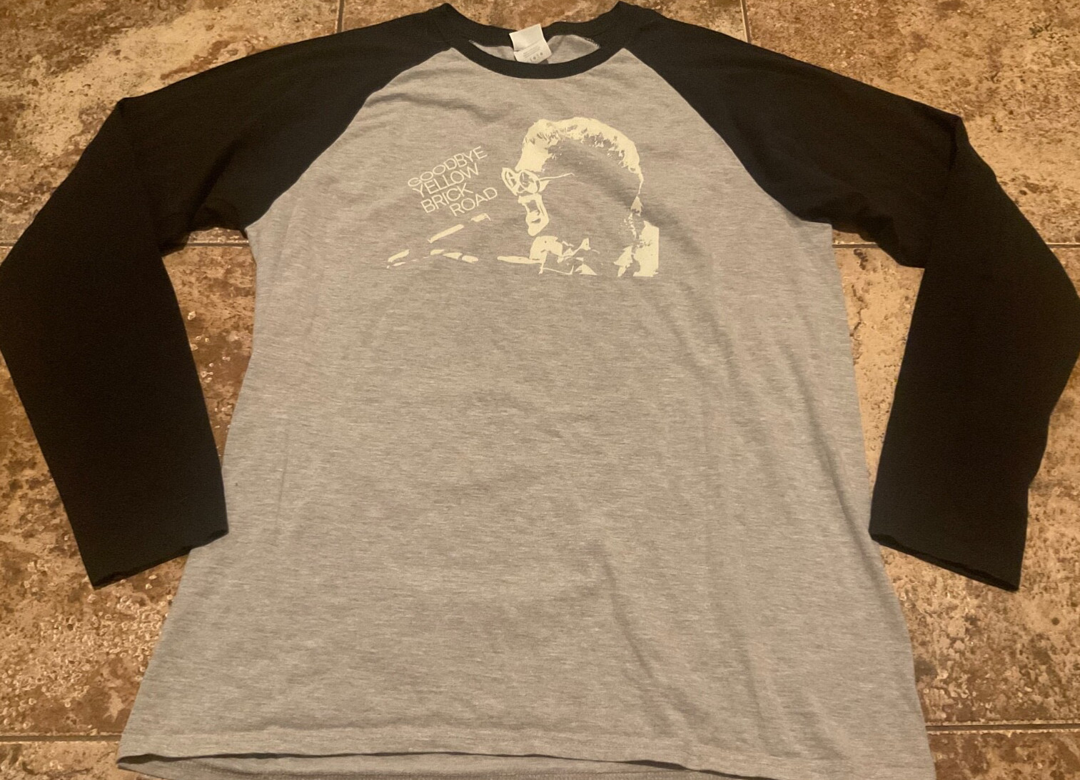 ELTON JOHN GOODBYE YELLOW BRICK ROAD RAGLAN SHIRT ( MENS L ) BLACK HEATHER GREY