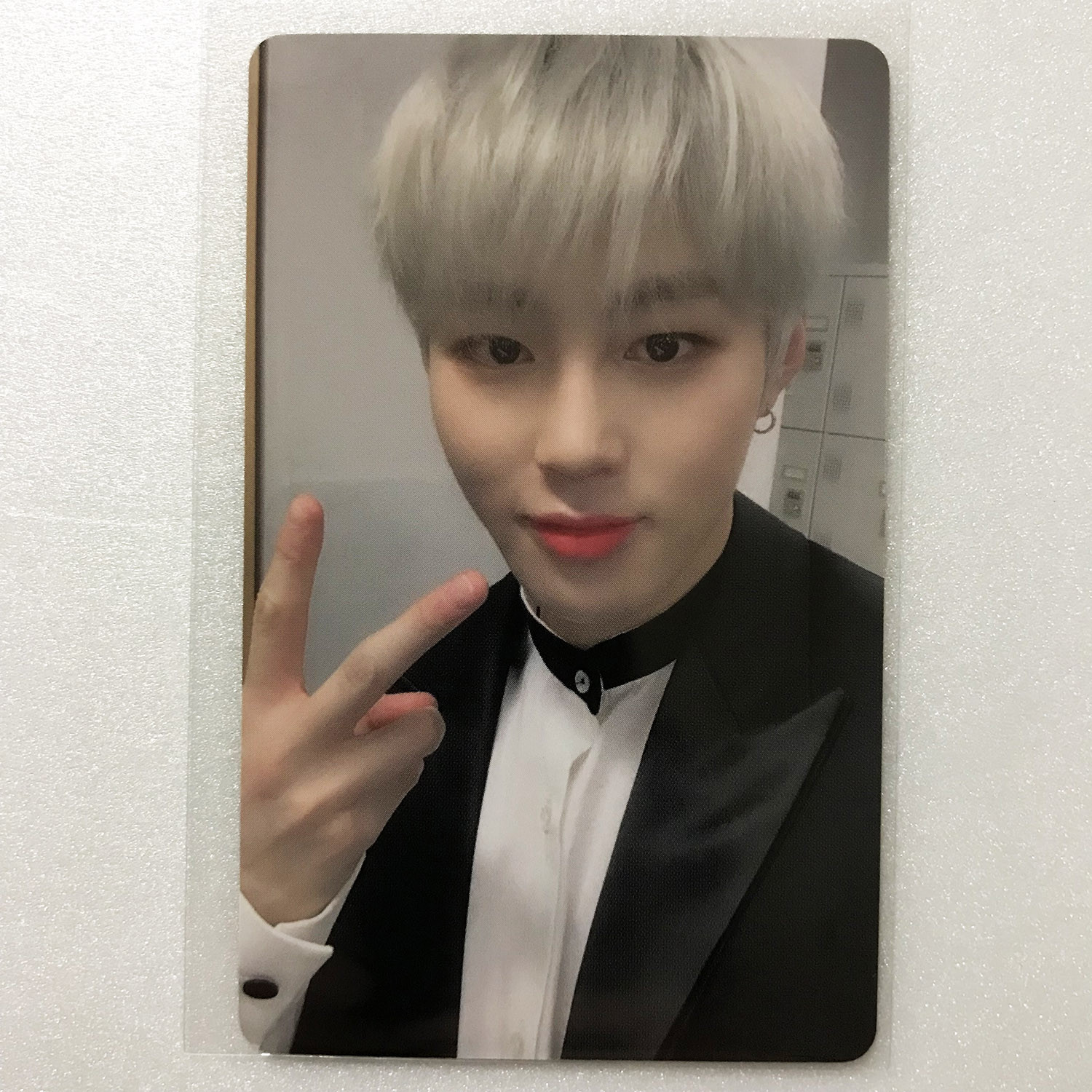 Wanna One Winter Pop Up Store Official + Wanna One Promotional Photocard
