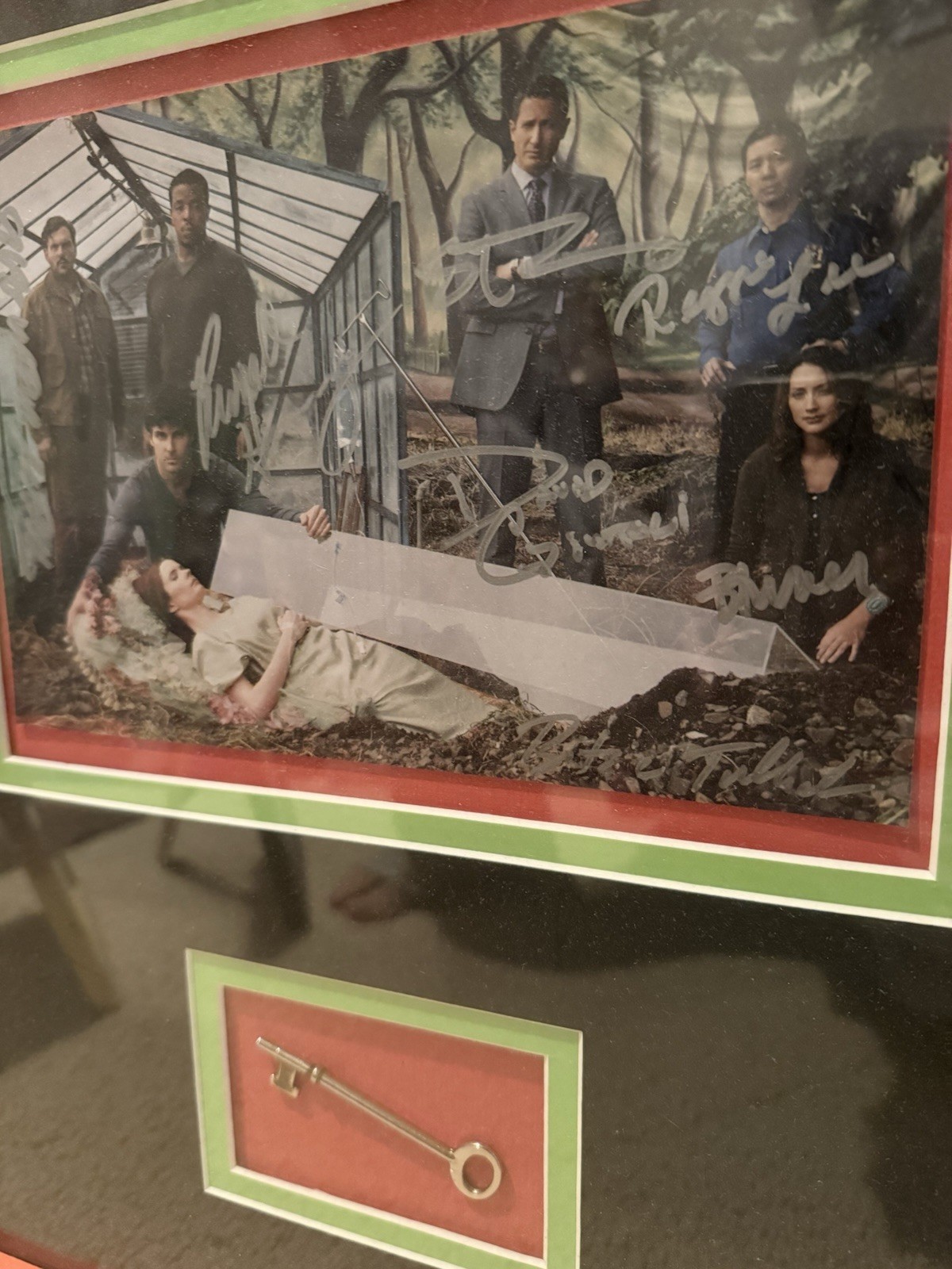 Grimm TV Cast Signed Photo & Original Prop Key In Custom Red Frame One Of A Kind