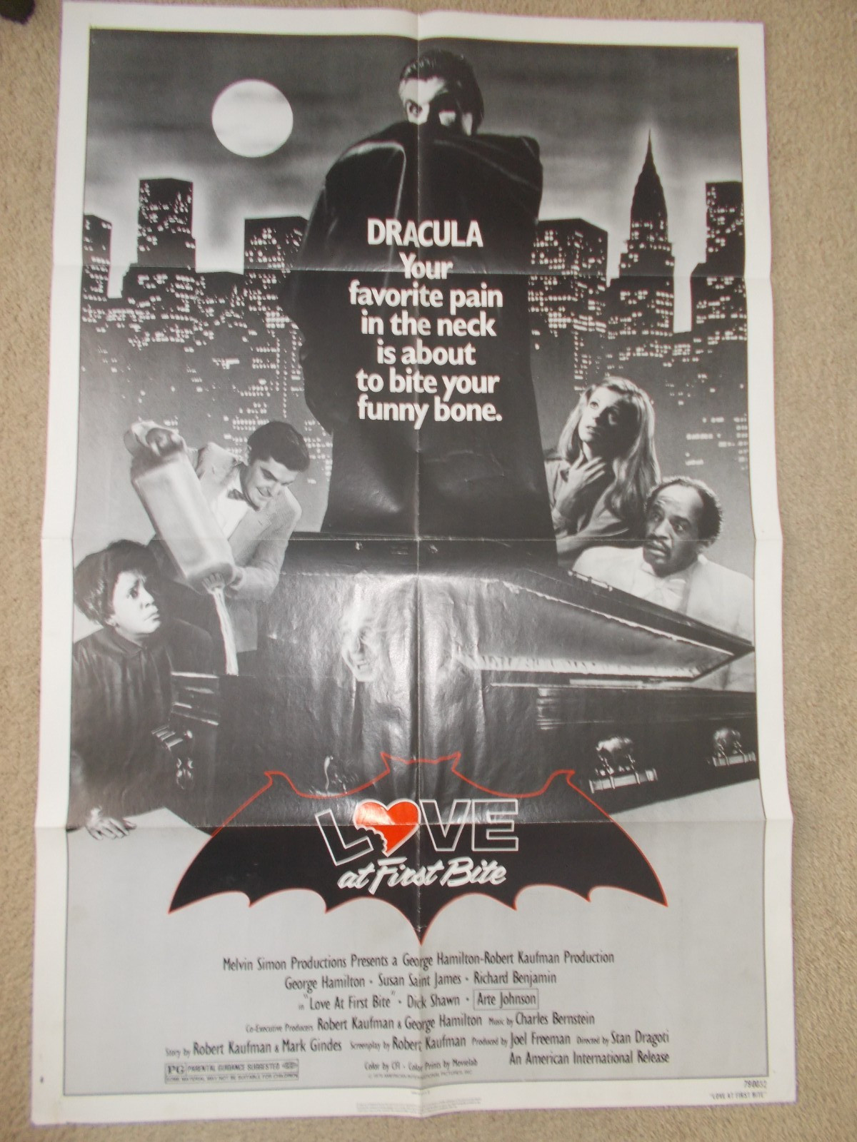 LOVE AT FIRST BITE ORIGINAL GEORGE HAMILTON 1979 ONE SHEET MOVIE POSTER FOLDED