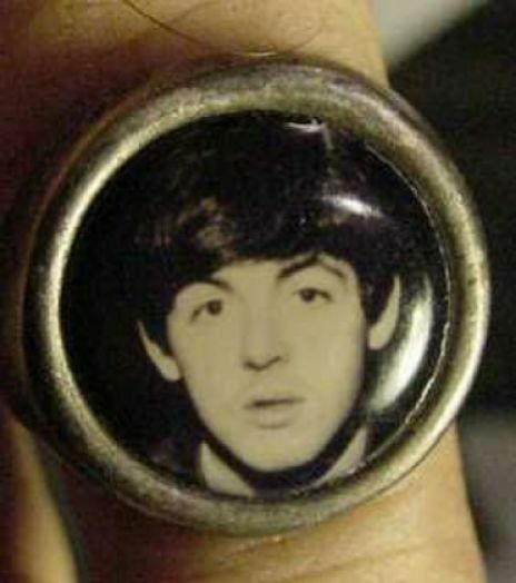 VINTAGE 1960s PAUL MCCARTNEY SILVER RING BEATLES gumball 60s art photo jewelry