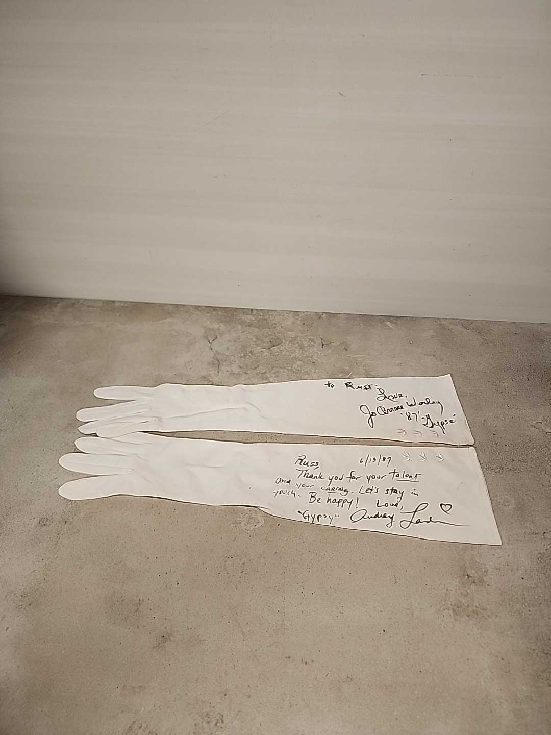 Audrey Landers & Jo Anne Worley Authentic Hand Signed Gloves From ” Gypsy” B4