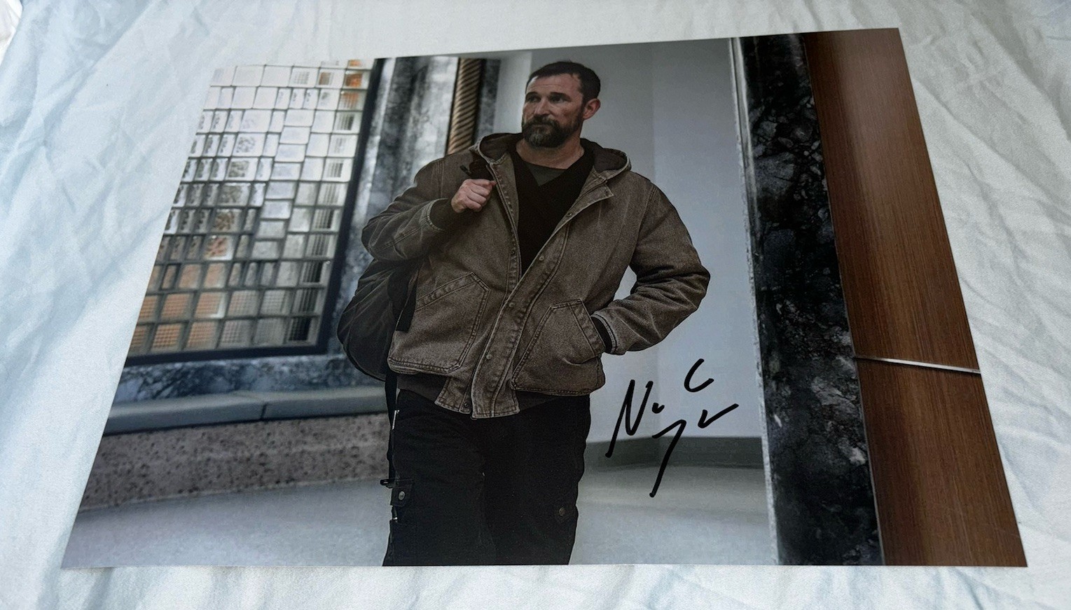 Noah Wyle Signed 11×14 Photo The Pitt